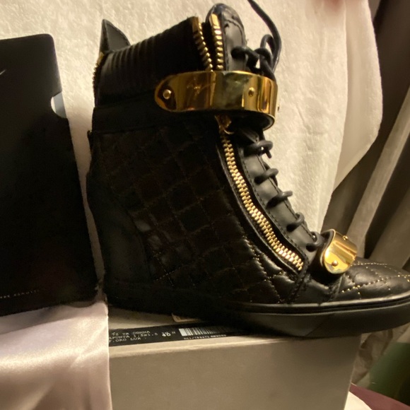 Meet your Posher, Ali - Picture 2 of 2